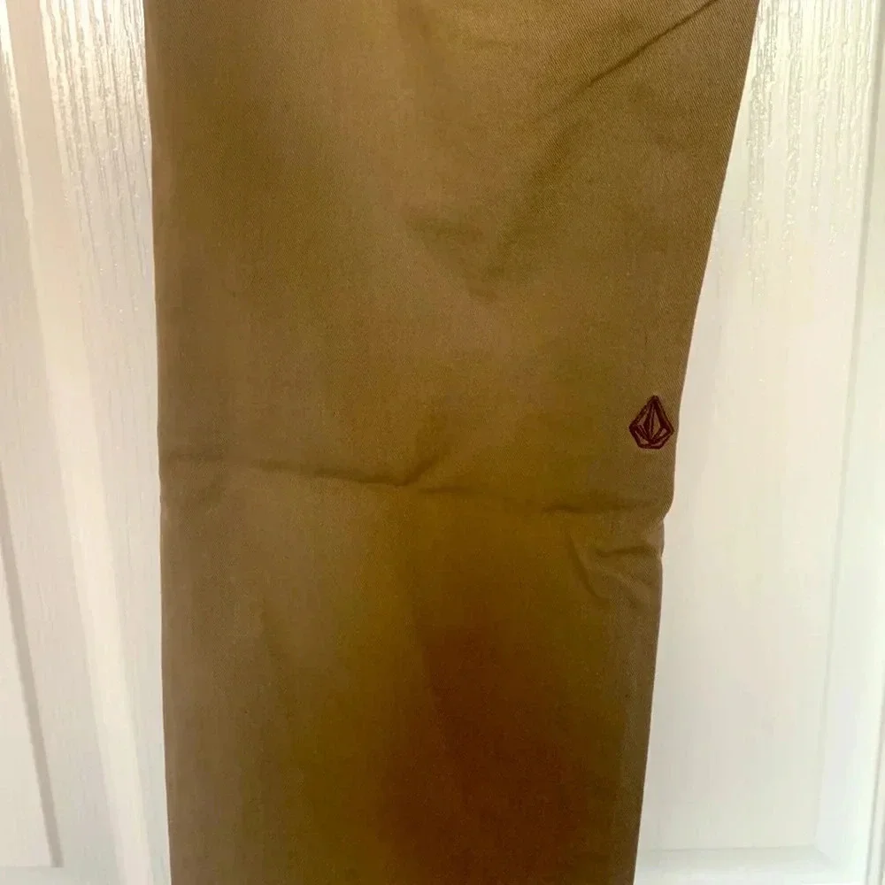 Mens VOLCOM CHINOS size 30 in beige excellent condition